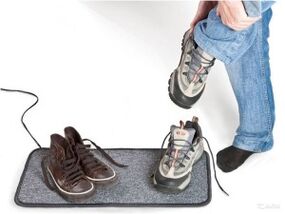 Încălțăminte umedă ca cauză a dezvoltării ciupercii pe unghii